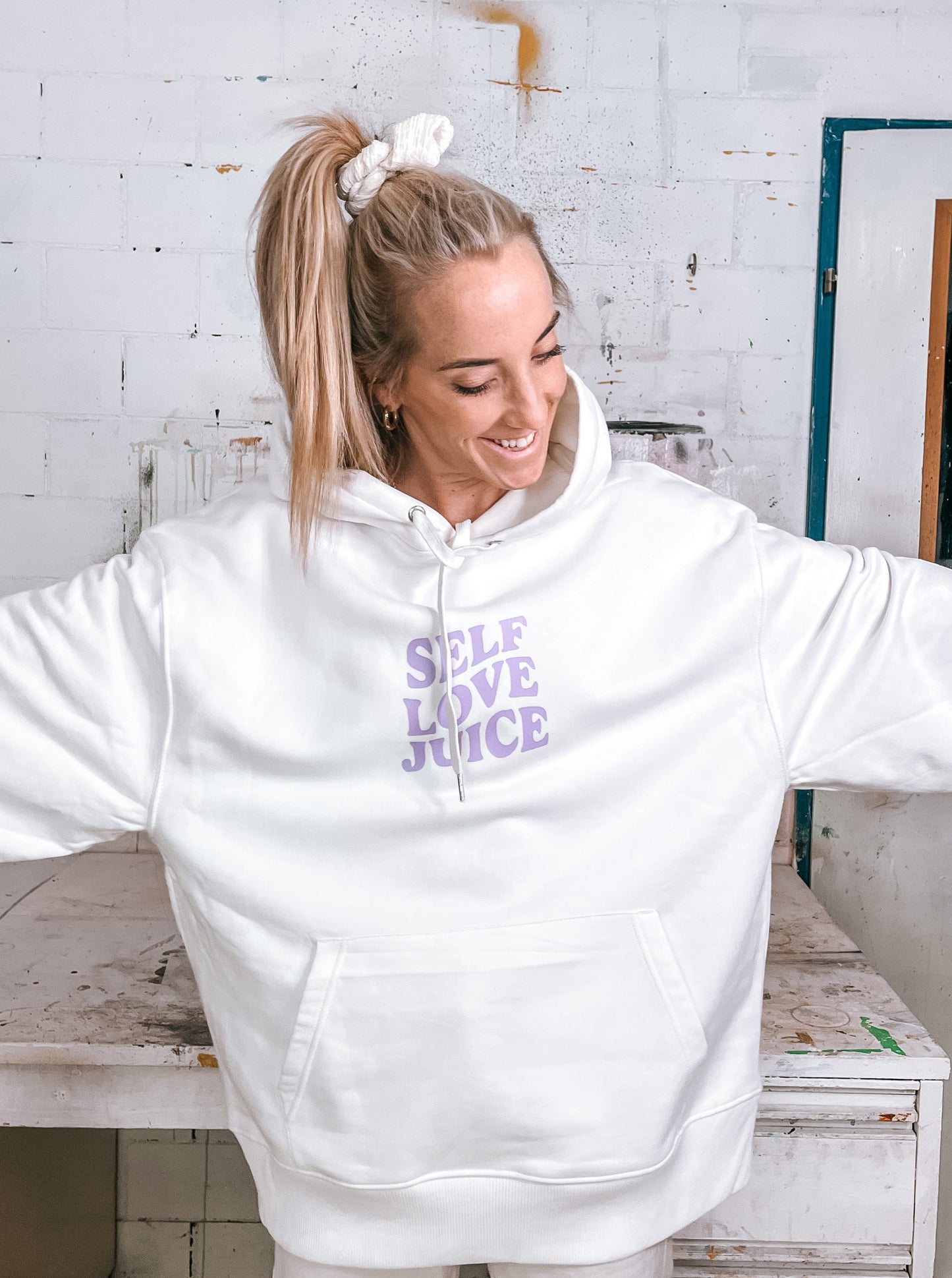 Unisex relaxed Hoodie "Self love juice" (Lila Print)